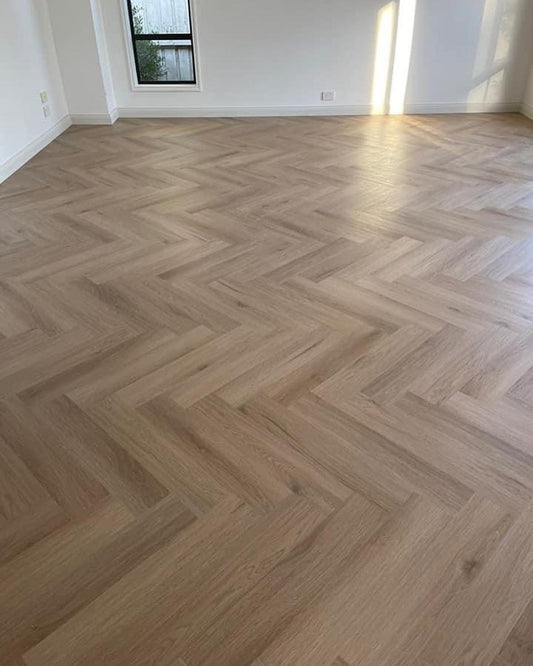 H4407 Herringbone Classic Oak