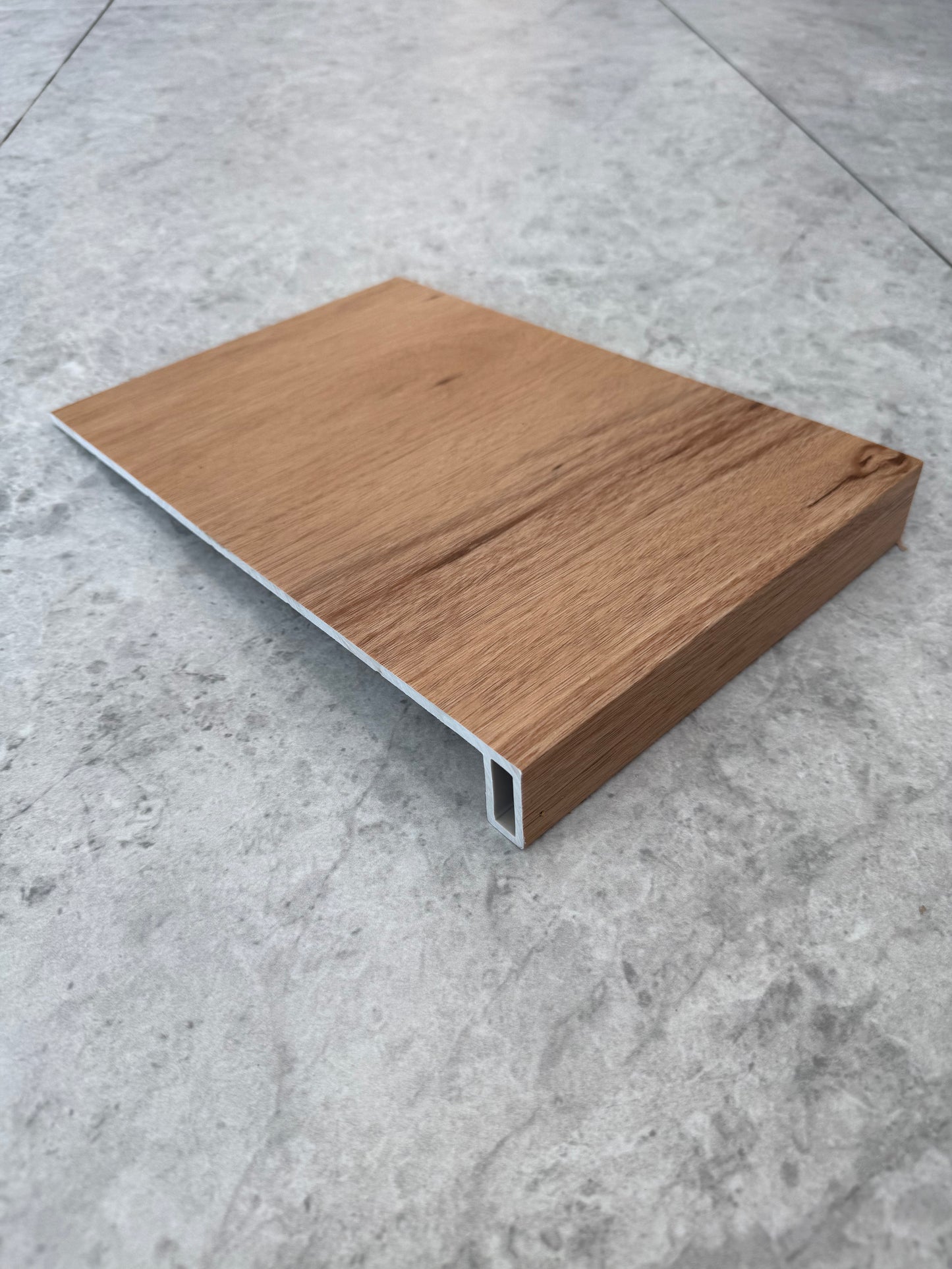 HYBRID STEP TREAD BLACKBUTT