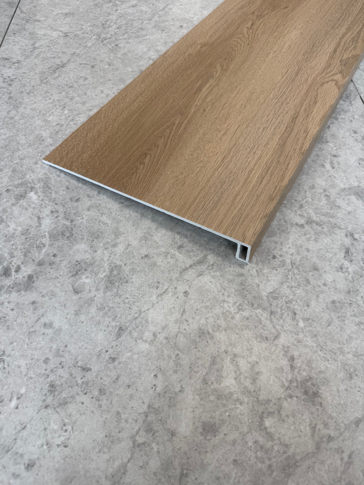 HYBRID STEP TREAD CLASSIC OAK